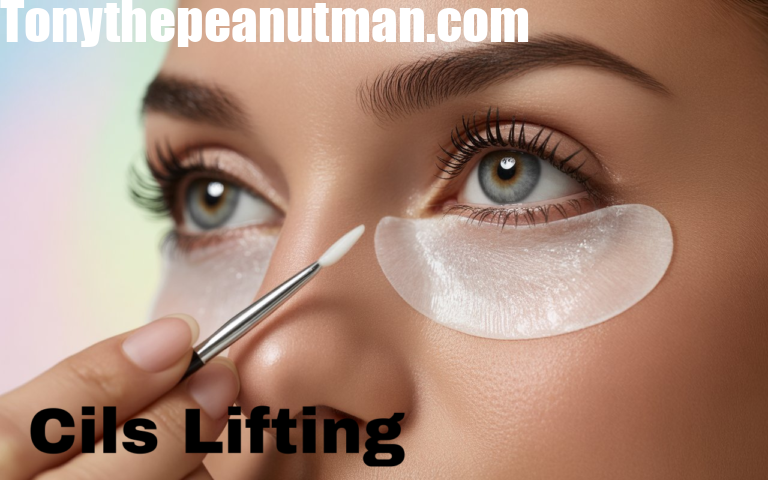 Close-up of lifted and curled eyelashes after professional Cils Lifting treatment